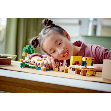Klocki Lego Minecraft 21241 Pszczeli ul 254 elementy