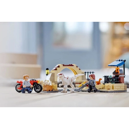 Lego 76945 JURRASIC WORLD Atrociraptor pościg na motorze