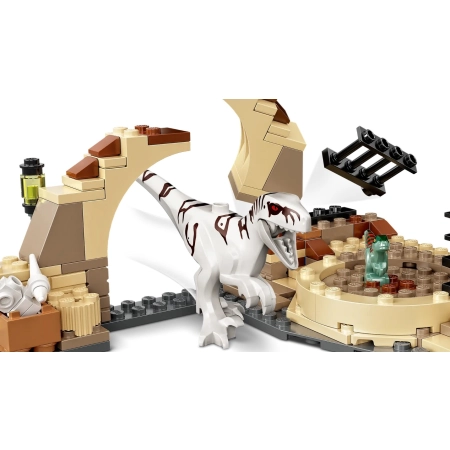 Lego 76945 JURRASIC WORLD Atrociraptor pościg na motorze