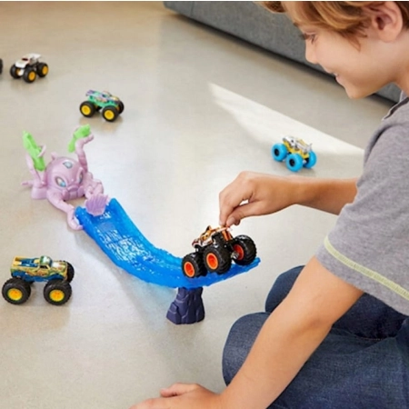 Hot Wheels Monster Trucks Starcie z ośmiornicą